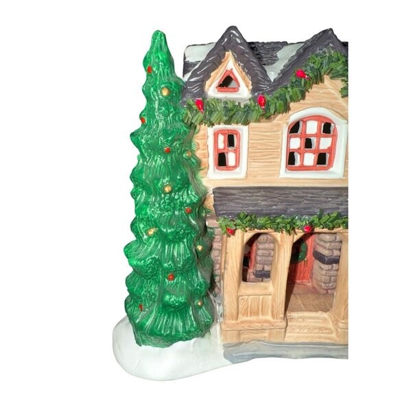 VTG Christmas Valley Collectors Porcelain House W/ Pine 1995 Philippines Made - Picture 5 of 11